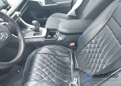 2021 Toyota Rav4 Xle z USA, uszkodzony, nr VIN 2T3P1RFV1MW148744